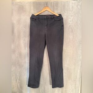 Gloria Vanderbilt Amanda Jeans – Women’s Size 12 – Grey